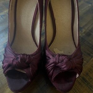 Colin Stuart Women's Red Suede Heels Size 5 pre owned